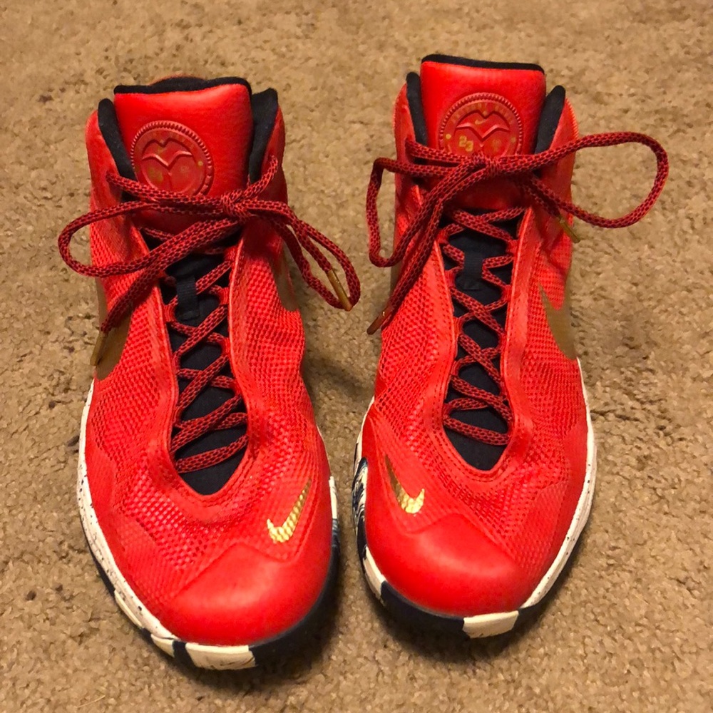 Anthony Davis basketball shoes